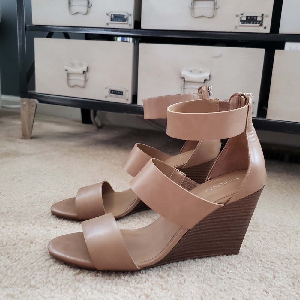 Merona Strappy Tan/Nude Wedges